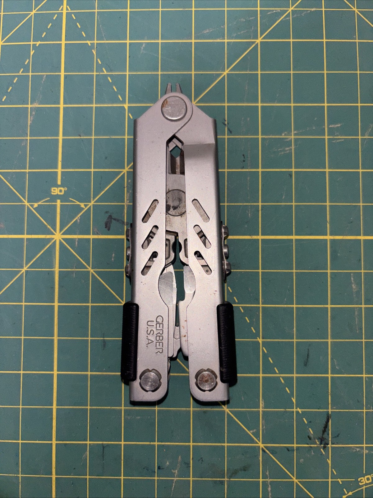 Gerber MP 400 Multi-Tool