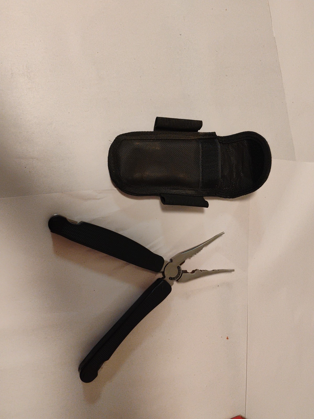 Multi Tool Handyman Club Of America Item Code DYLMMT, No Box But Comes With Case