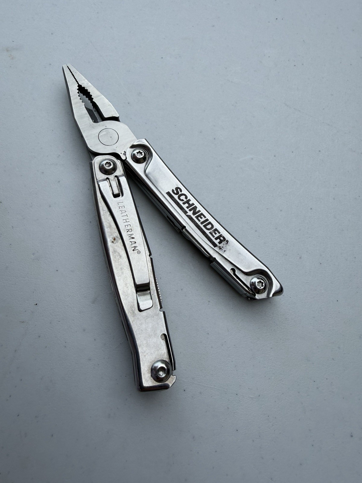 LEATHERMAN REV STAINLESS STEEL MULTI TOOL WITH POCKET CLIP, EXCELLENT CONDITION!
