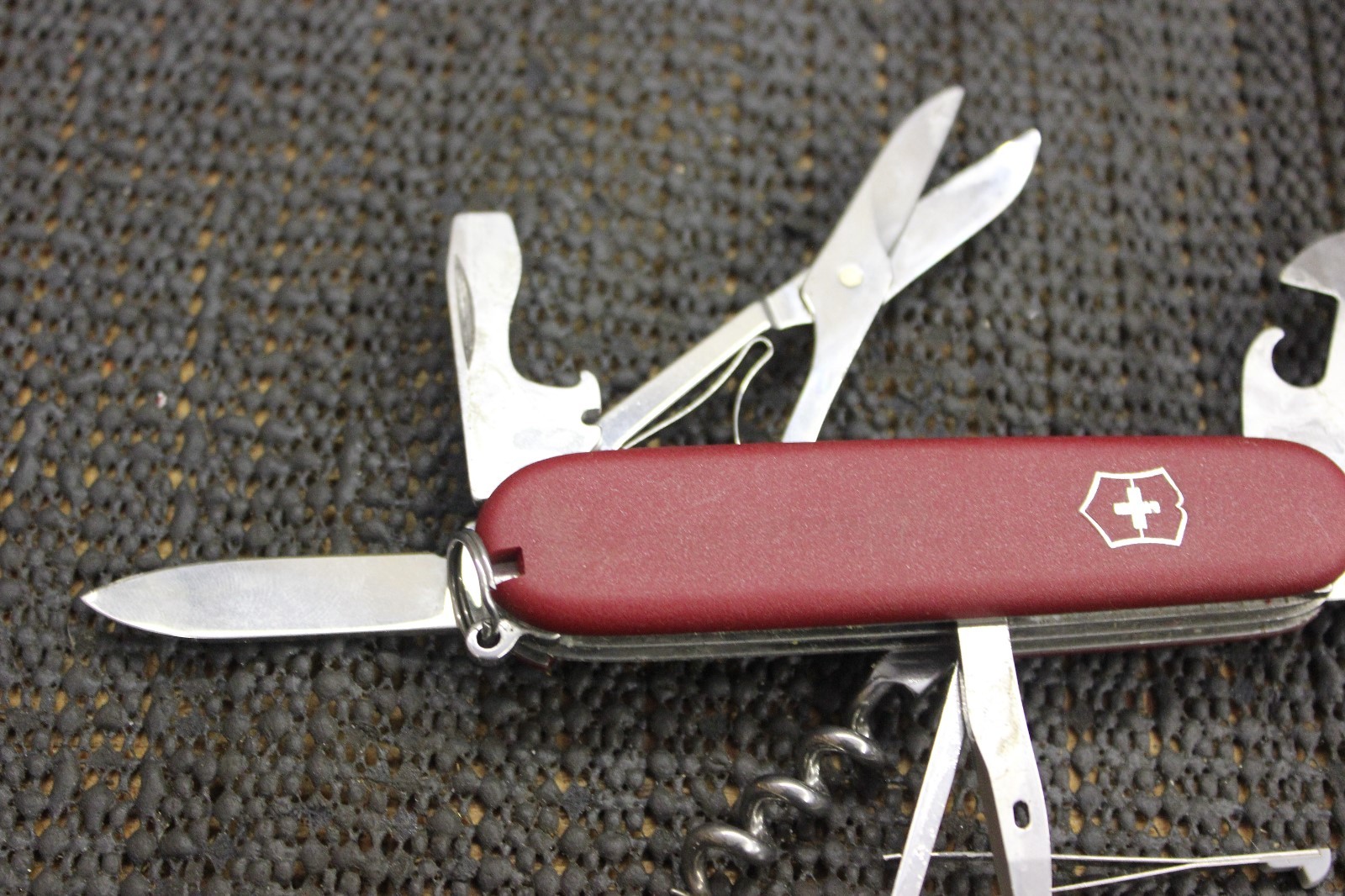 Victorinox Stainless Swiss Army Knife -officier suisse 10 function RED #770
