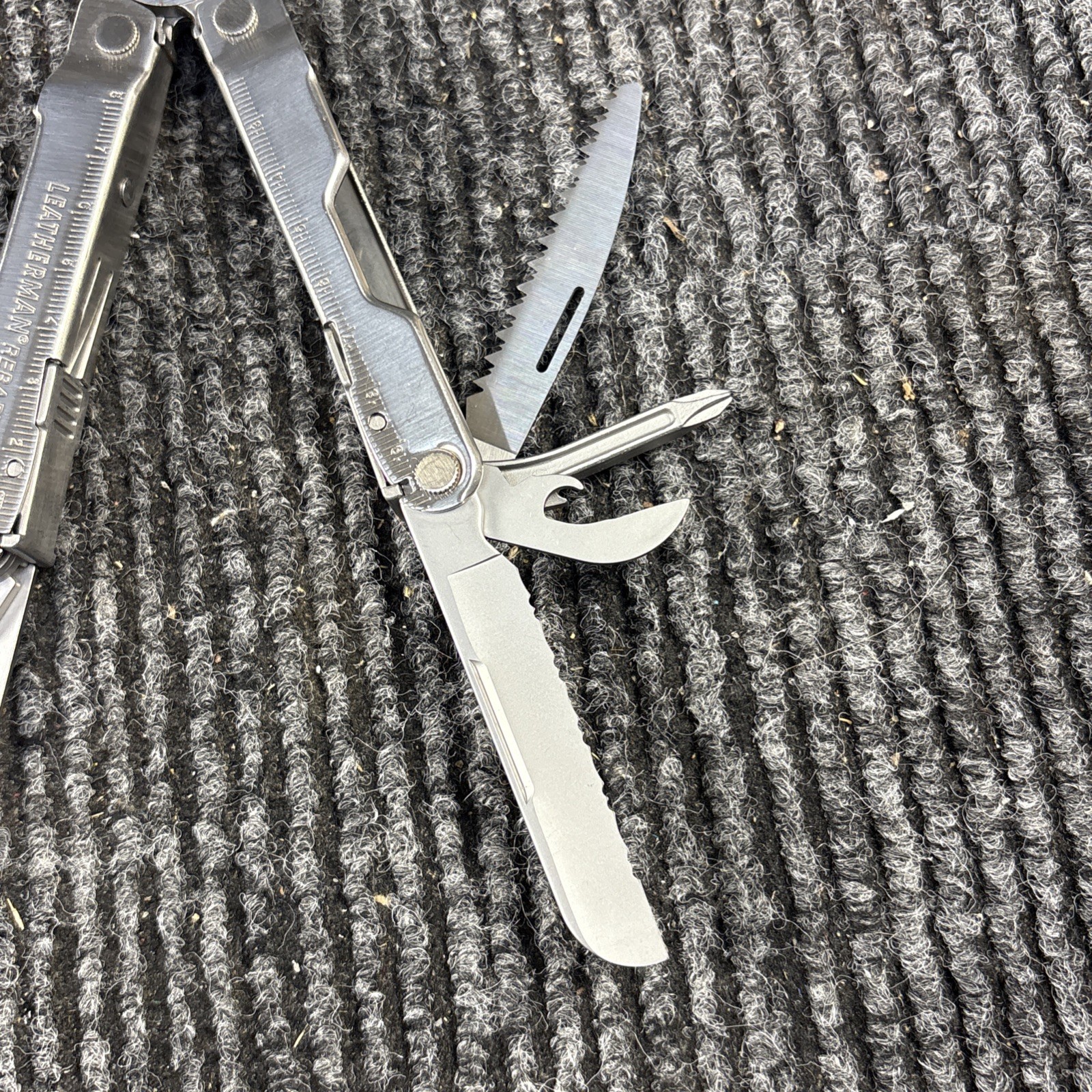 Leatherman REBAR Multi-Tool (083)