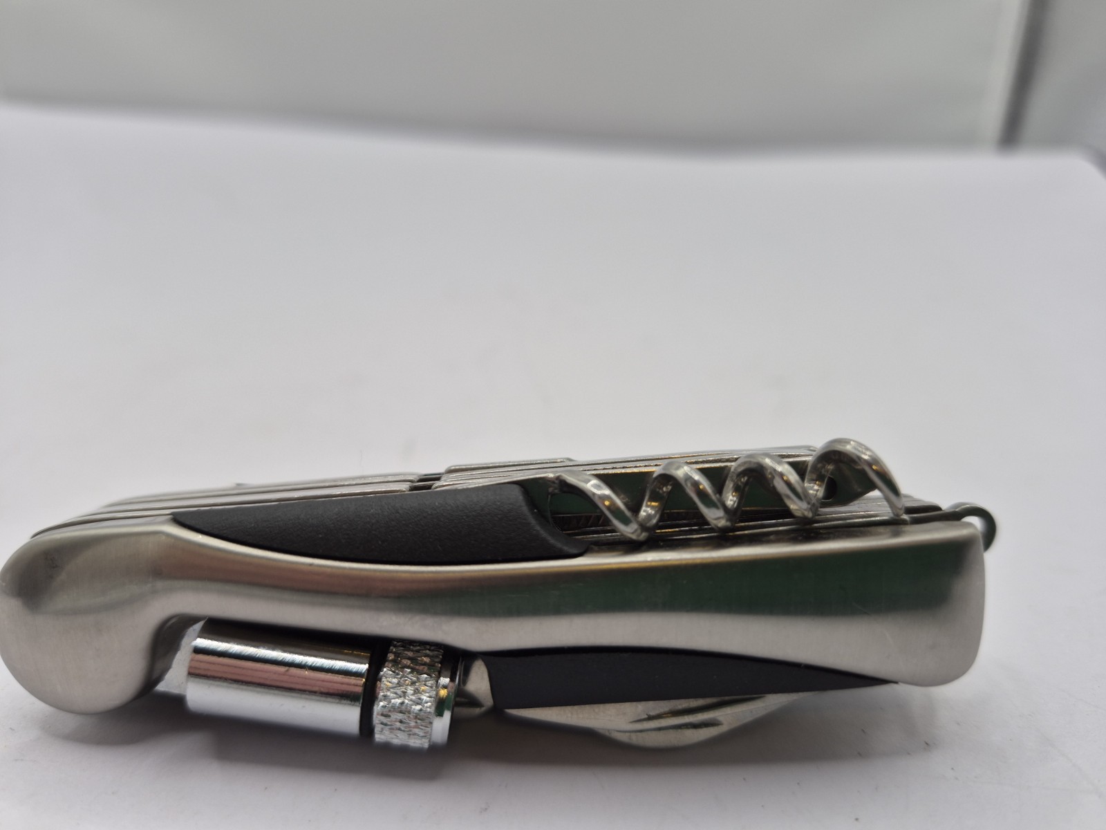 Journeys Edge PT-12/4558 Swiss Everything 13 Function Pocket tool w/LED light