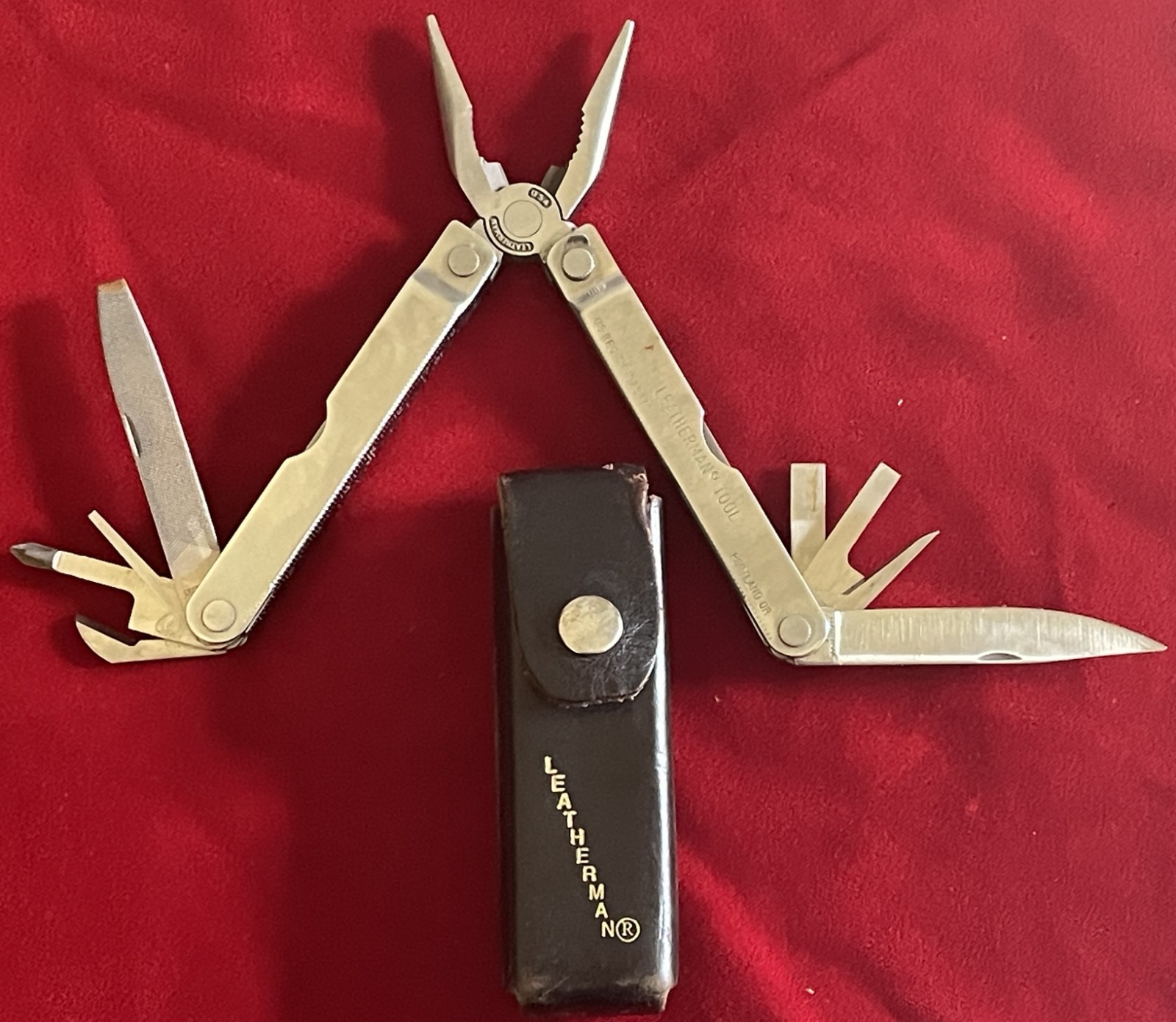 The Original Leatherman Multi Tool with sheath – #1325473 – Classic Collectable!