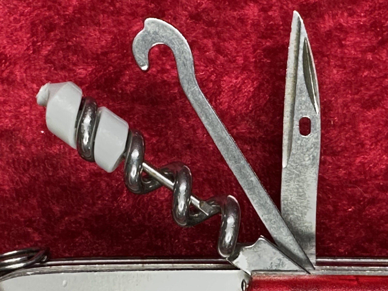 Victorinox Voyager Lite Ruby Red Transparent Swiss Army Knife 91mm 17 Tool (693)