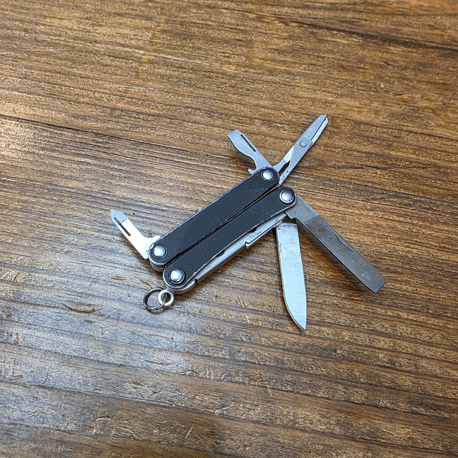 Leatherman SQUIRT PS4 Multi-Tool! BLACK! *broken scissors spring*