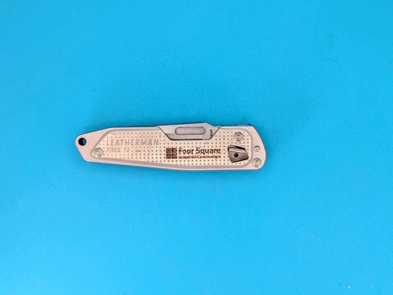 Leatherman FREE T2 Pocket Knife Multi-tool! “FOUR SQUARE”