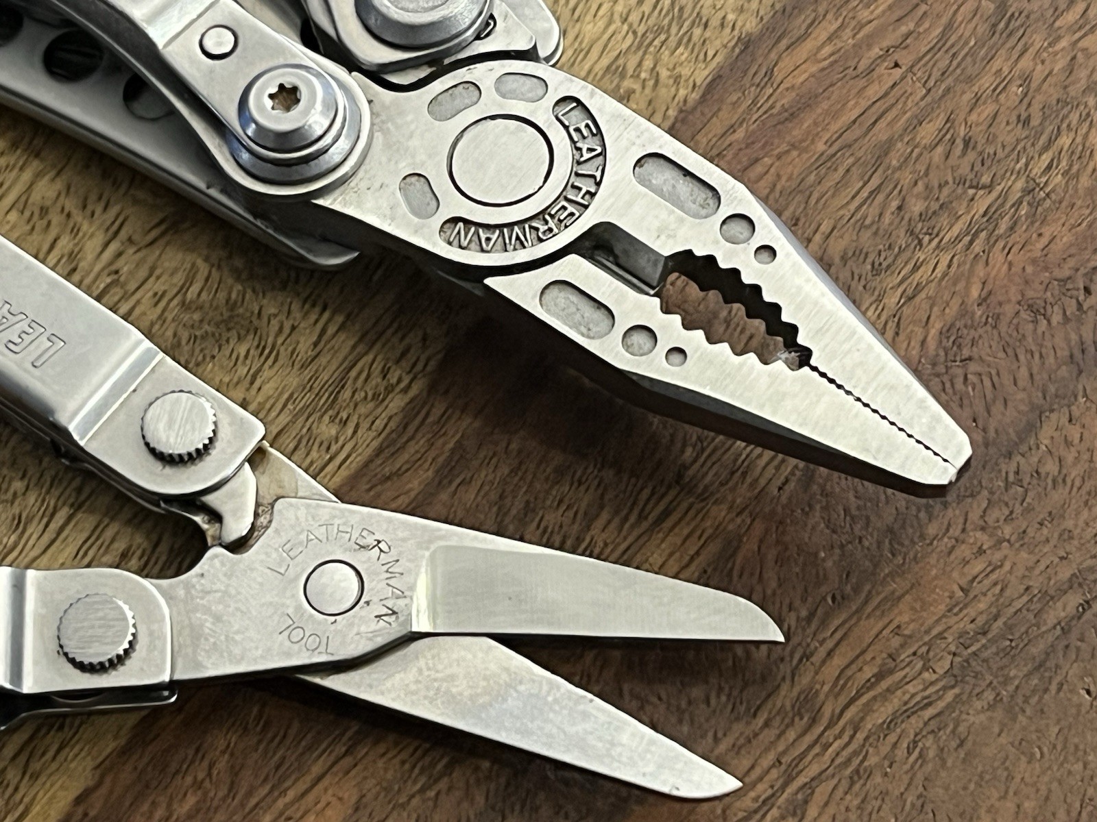 2022 Leatherman Skeletool & MICRA MultiTools SUPER NICE!! w/New Molle Sheath