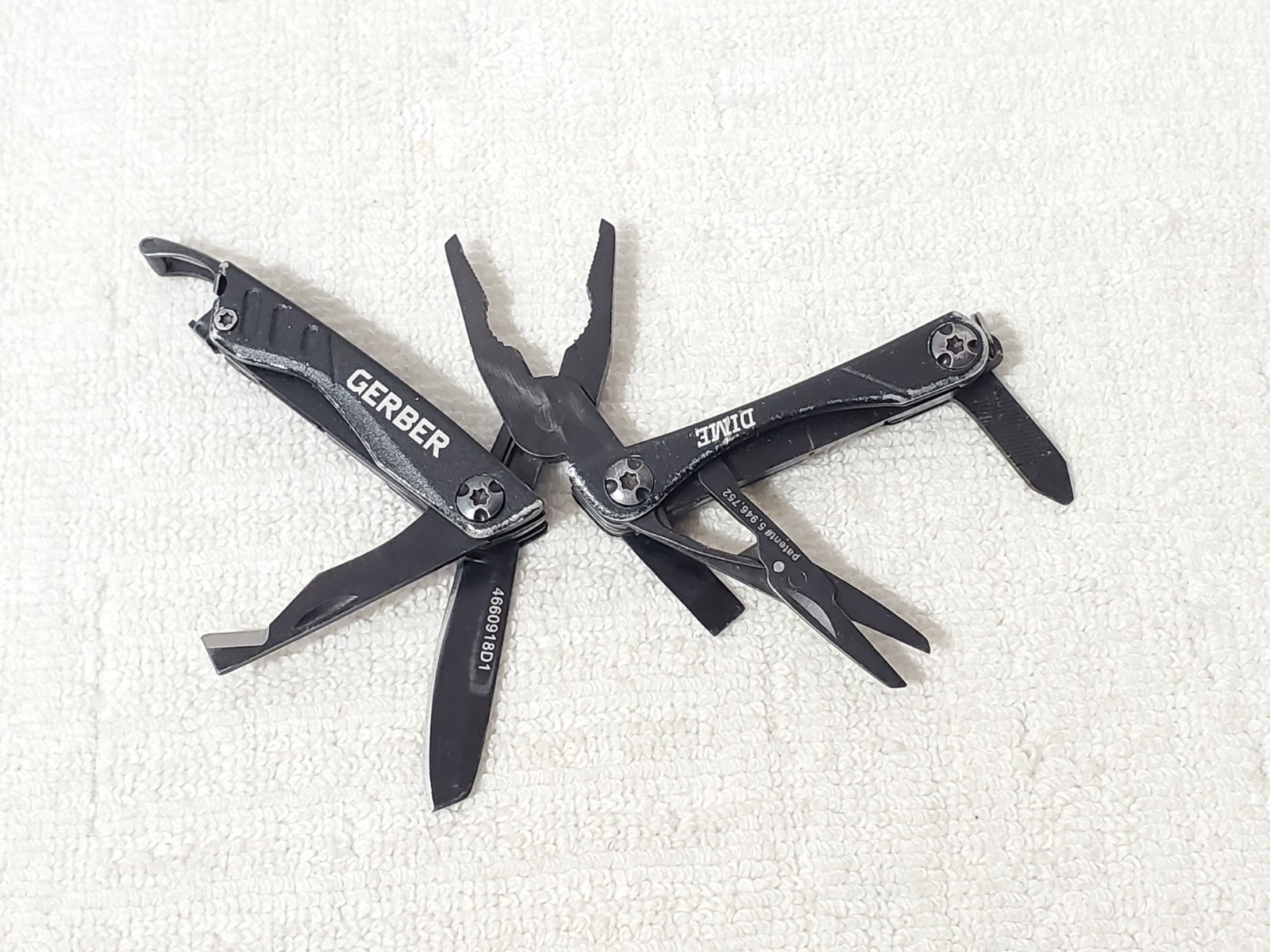 Gerber Dime Black Mini Multi-Tool Black Compact Keychain Pliers Scissors Tool