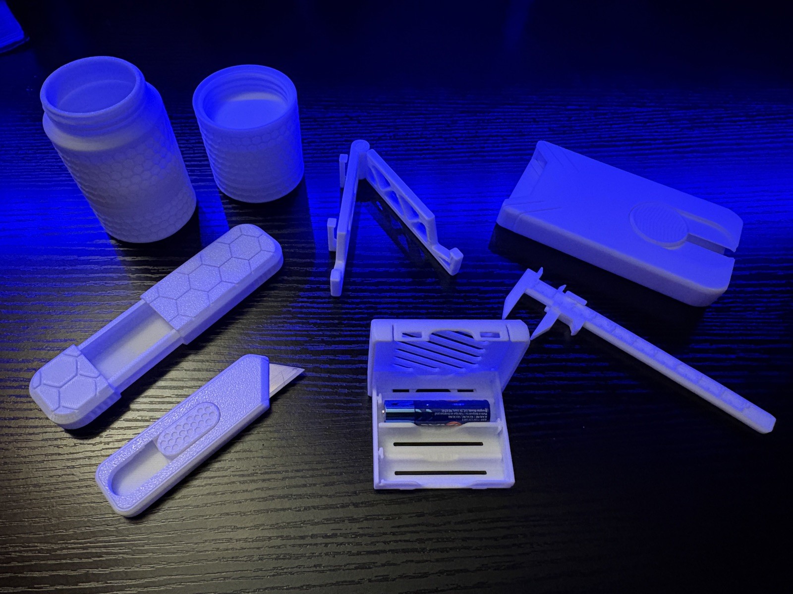 7 pc white 3-D printed PLA Every Day Carry samples, utilities and supplement kit
