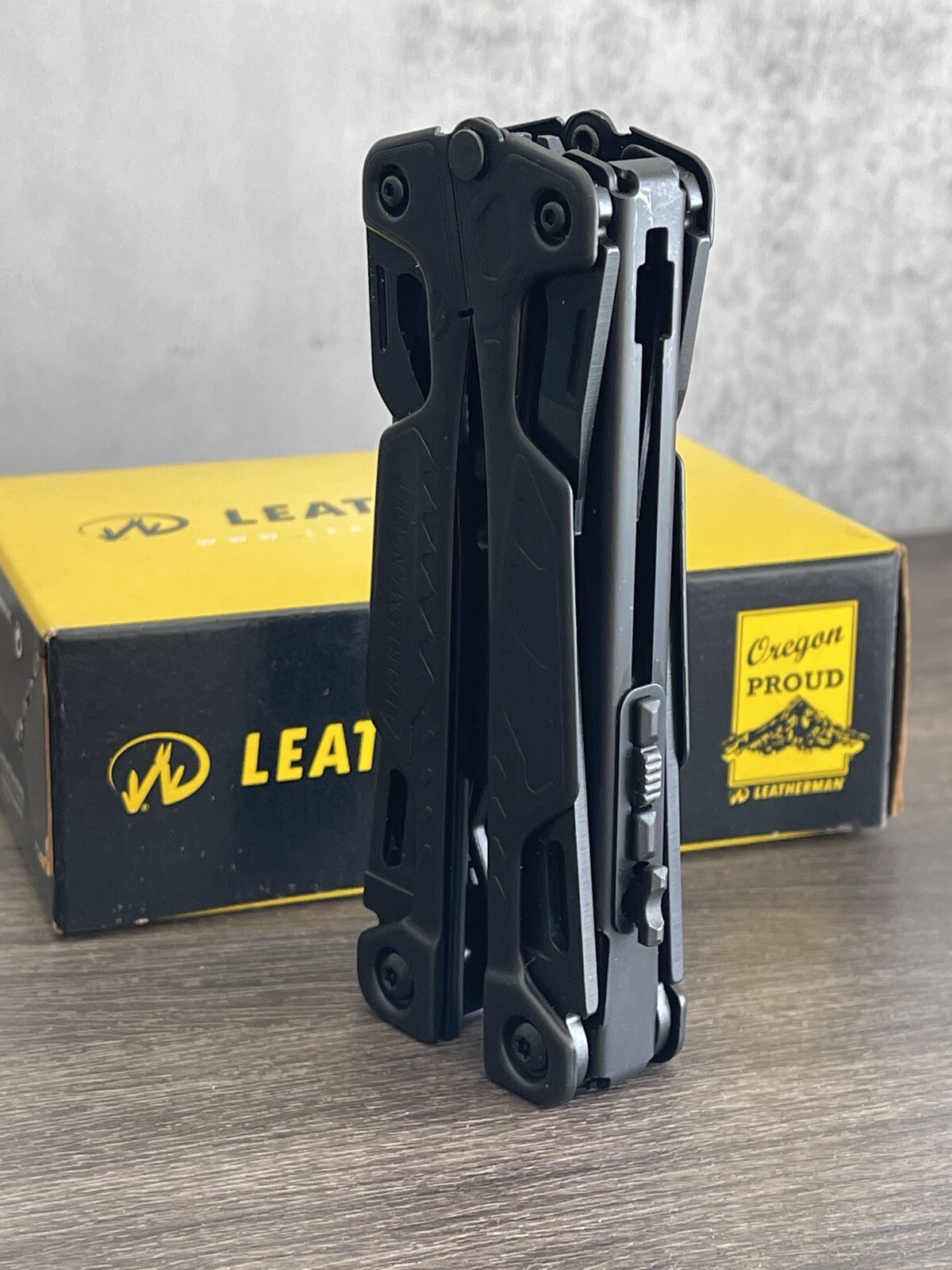 Leatherman OHT black. Rare classic vintage box.