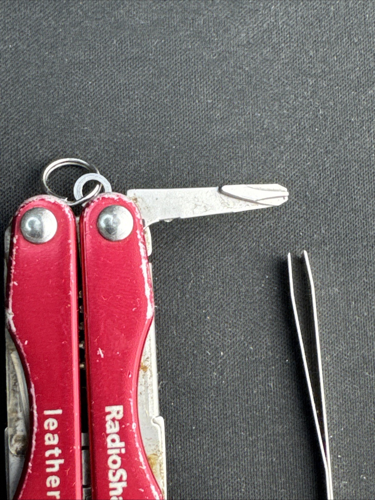 Leatherman Squirt E4 Multi-Tool w/Wire Strippers Radioshack 34042