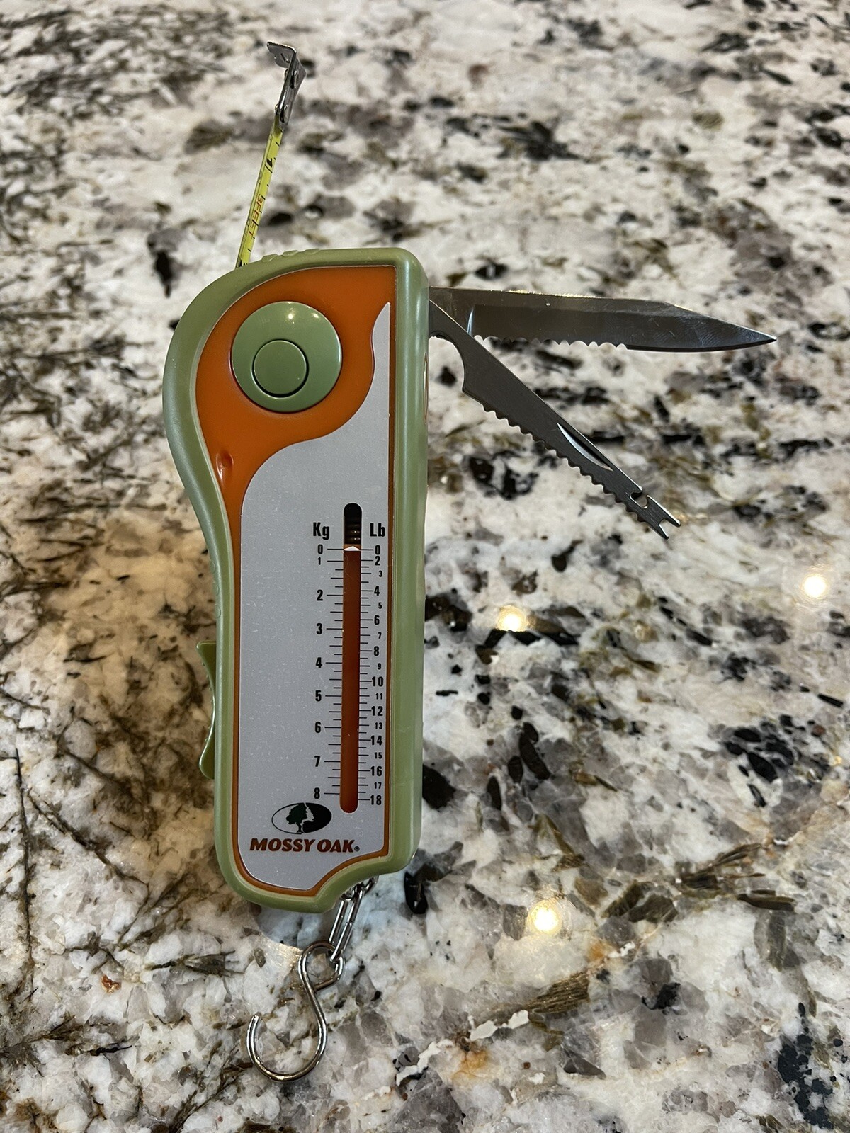 MOSSY OAK SCALE KNIFE FLASHLIGHT SCISSORS TAPE MEASURE🎣
