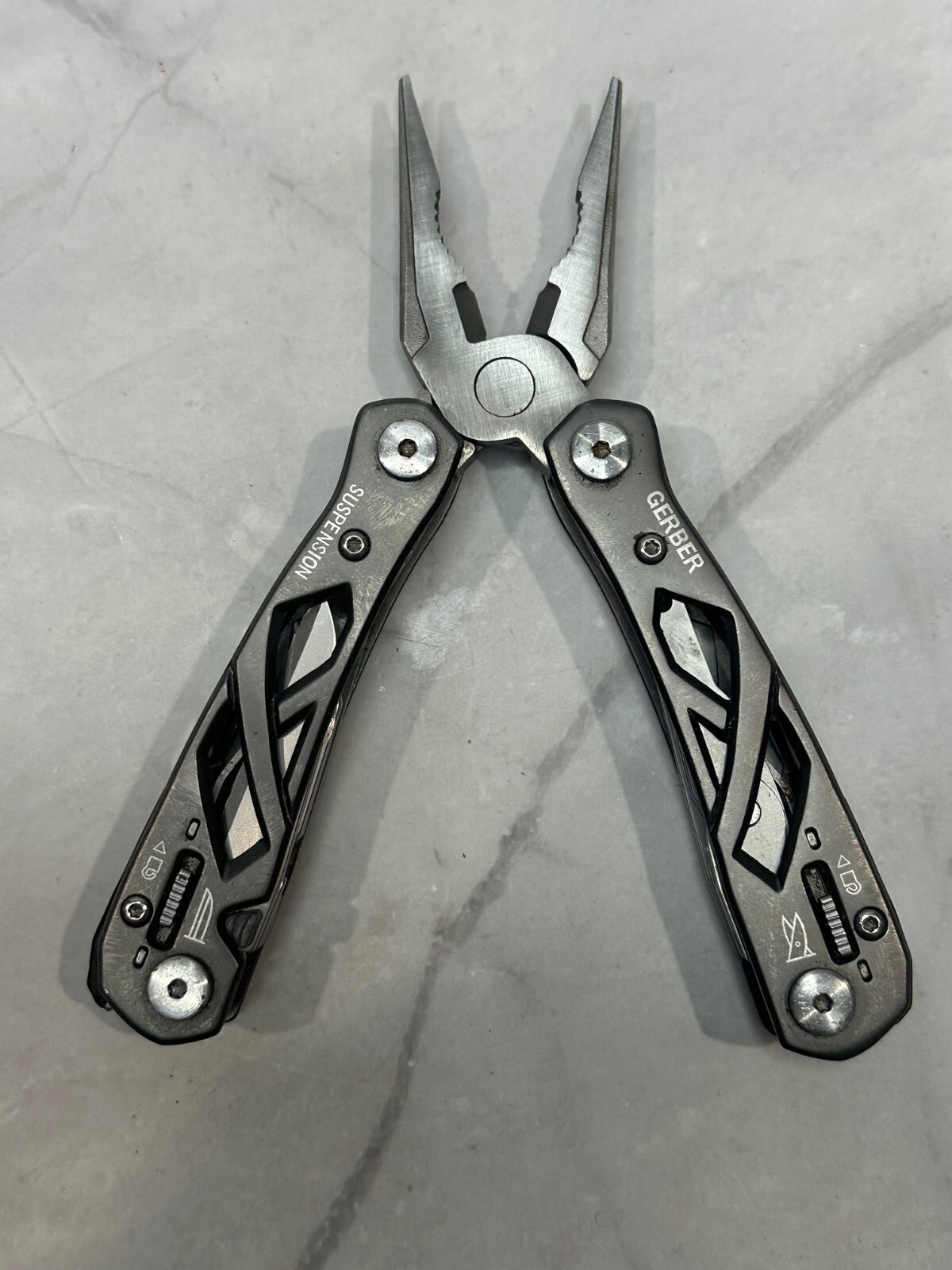 Gerber Suspension MultiTool Knife Plier Saw Scissor Screwdriver 22-01471
