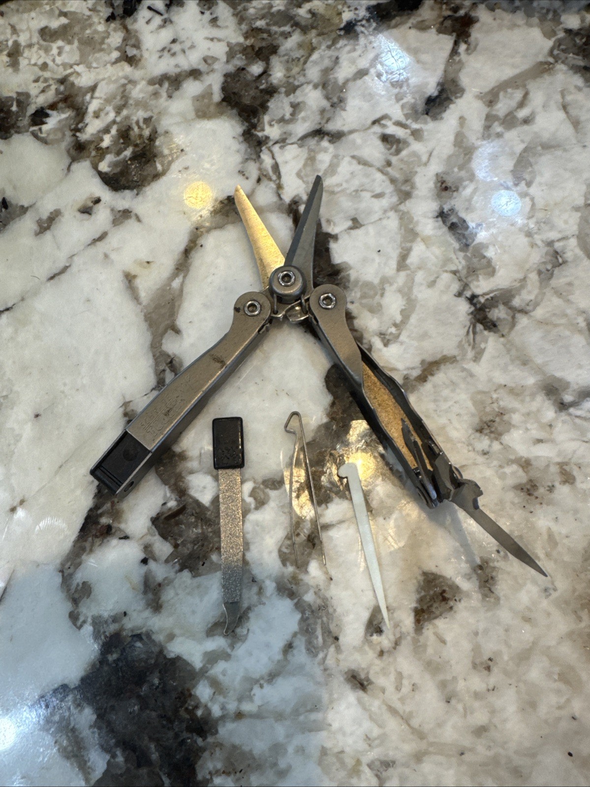 Schrade USA ST2 Multi-tool Tough Chip Compact / Mini Tool