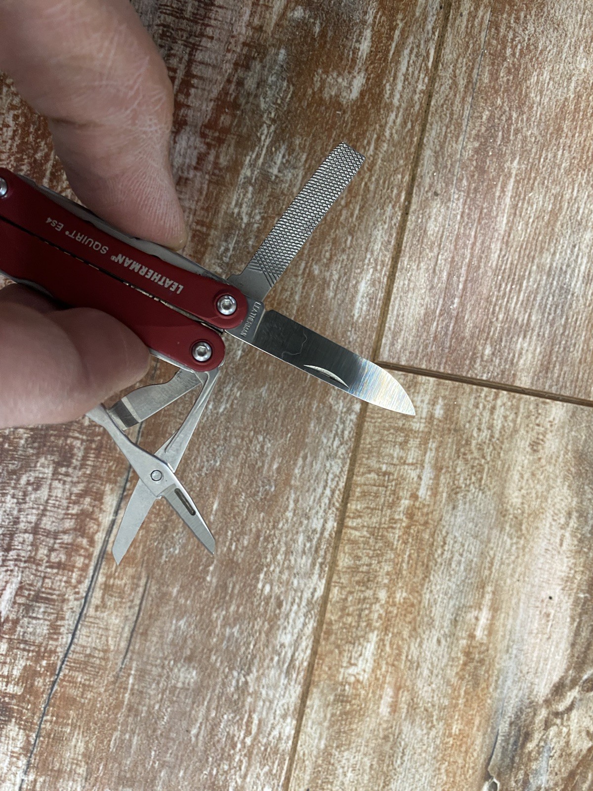 Leatherman Squirt ES4 Multi-Tool, Knife, Wire Strippers, Red – Canon – Excellent