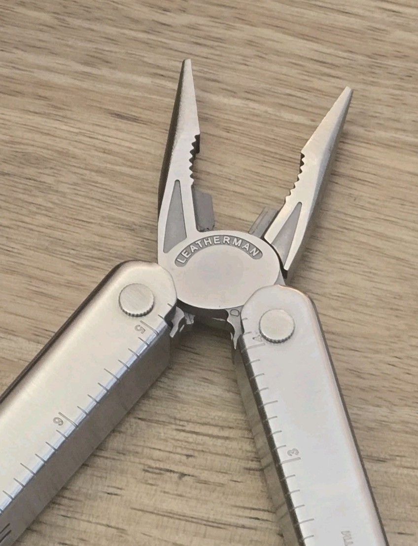 VTG NEW OLD STOCK Leatherman Core Multi Tool /w LEATHER CASE RETIRED CLASSIC!
