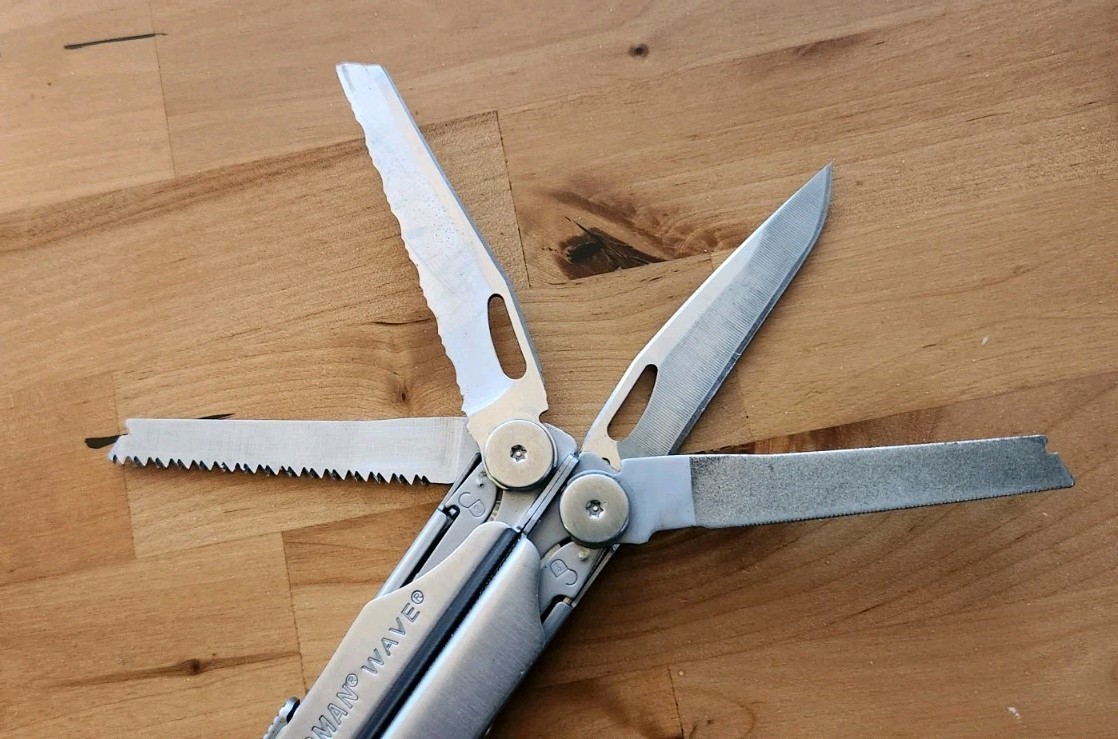 Leatherman Wave Multi-Tool Pliers Pocket Knife Scissors – Great Condition – B96