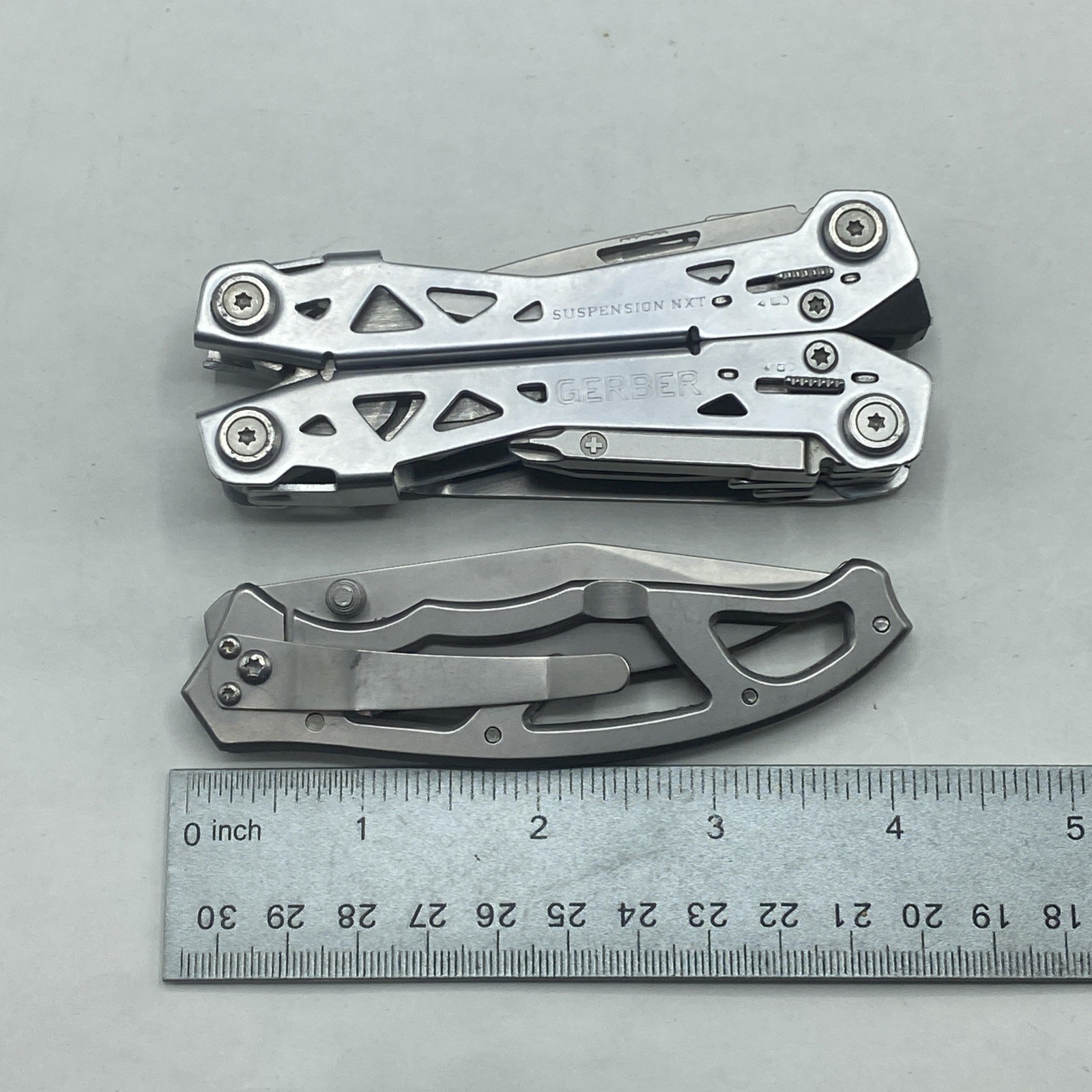 Gerber Suspension NXT & Paraframe I Knife Logo Combo – Silver