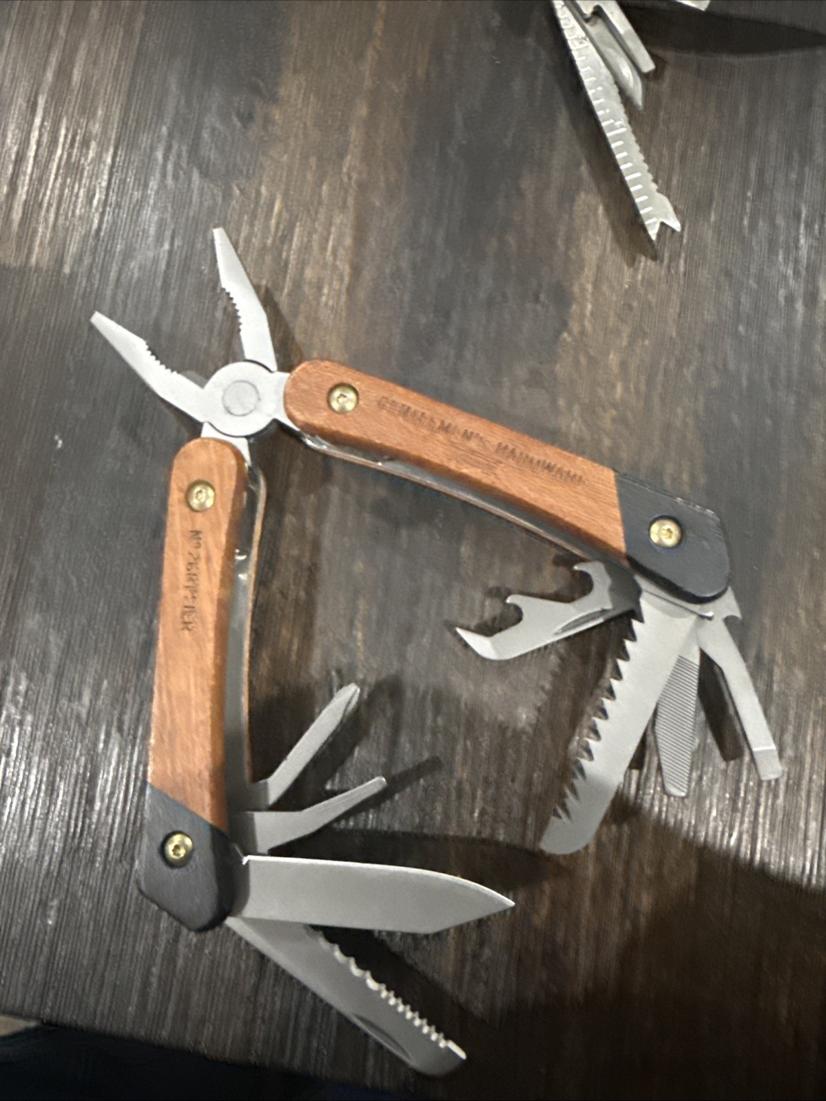 Gentlemen’s Hardware Wood-Handled Multi-Tool,Fishing 277 SRCATCH/DENT FREE SHIP