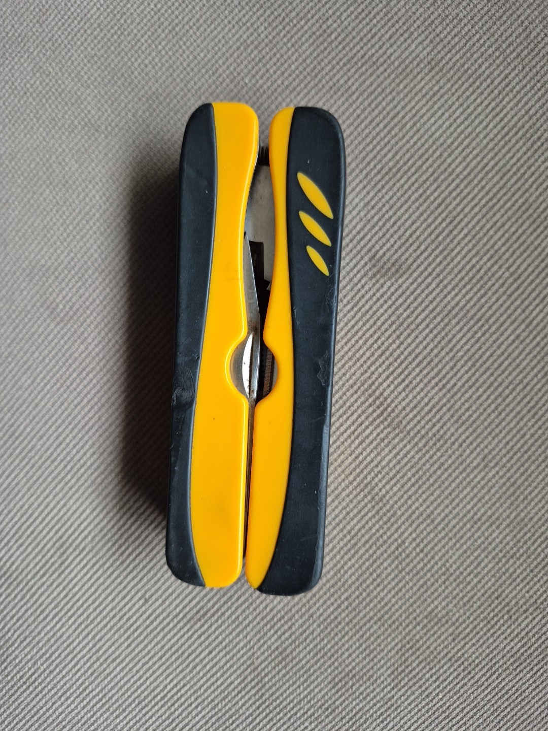 Ideal Multitool Pocket Knife ,pliers And 8 Differt Functions Used In Good Condin