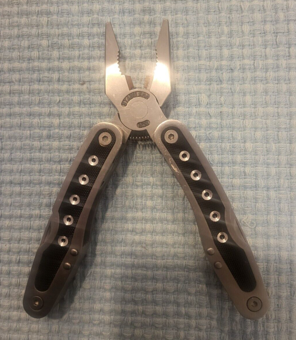 Multi-Tool – 10 Tools in 1, Stainless Steel – Camping, Fishing, Backpacking
