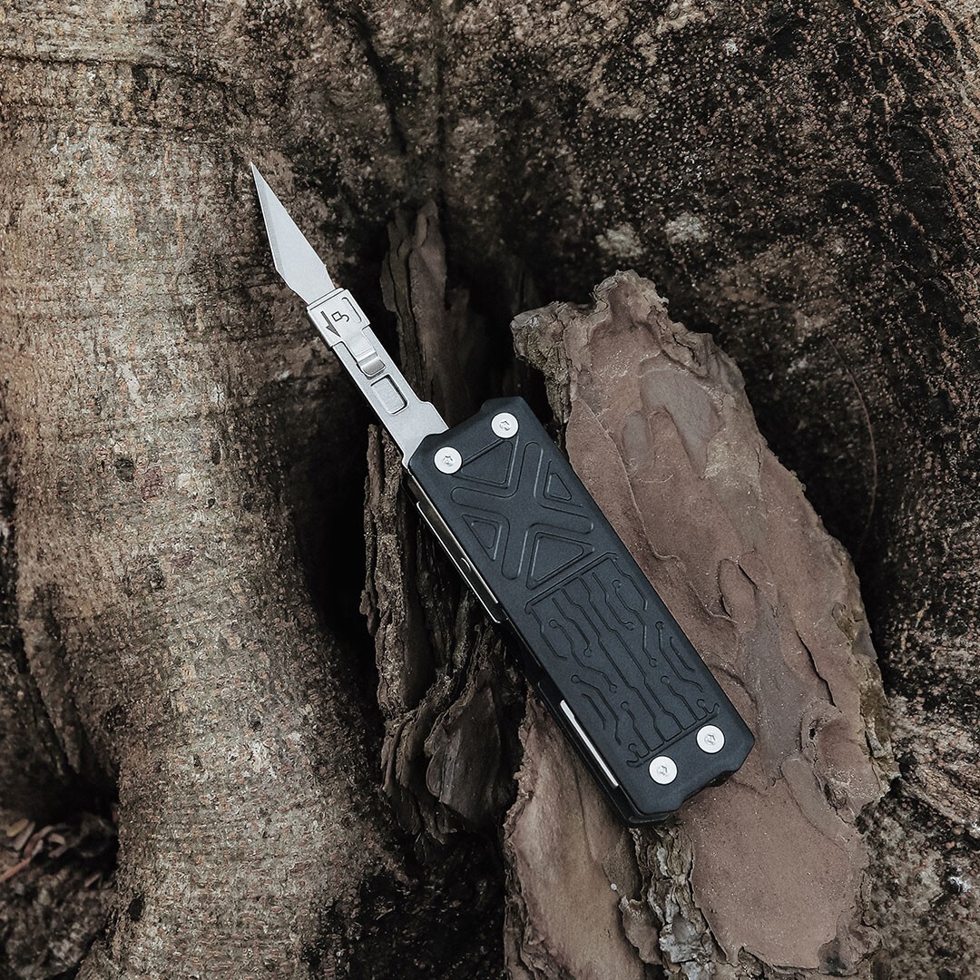 NexTool E1 Pocket Tool 9 Integrated Tools w/Black Aluminum Handles 2.88″ Closed