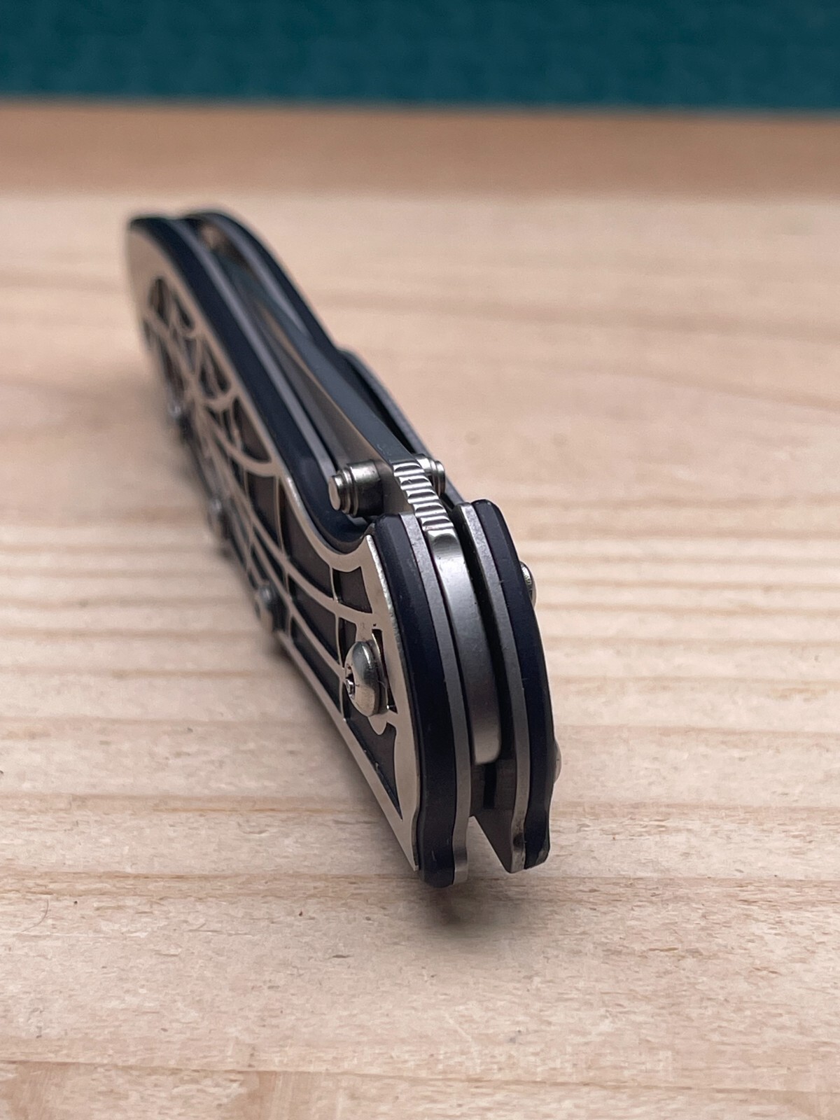 SNAP-ON Kershaw Leek 1660SBKSO – Spider Web 3D Inlay Handle Folding Pocket Knife
