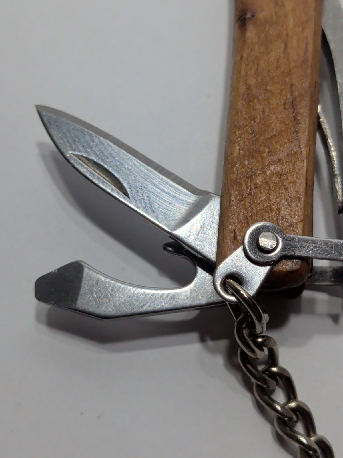 Multi Tool Key Chain – Mini Hammer, Knife, Bottle Opener, Flathead, Pliers, Claw