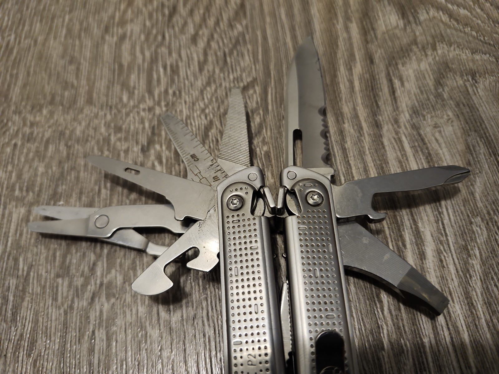 Leatherman Free P2 Multi-Tool – Used, Good Condition, W/Sheath
