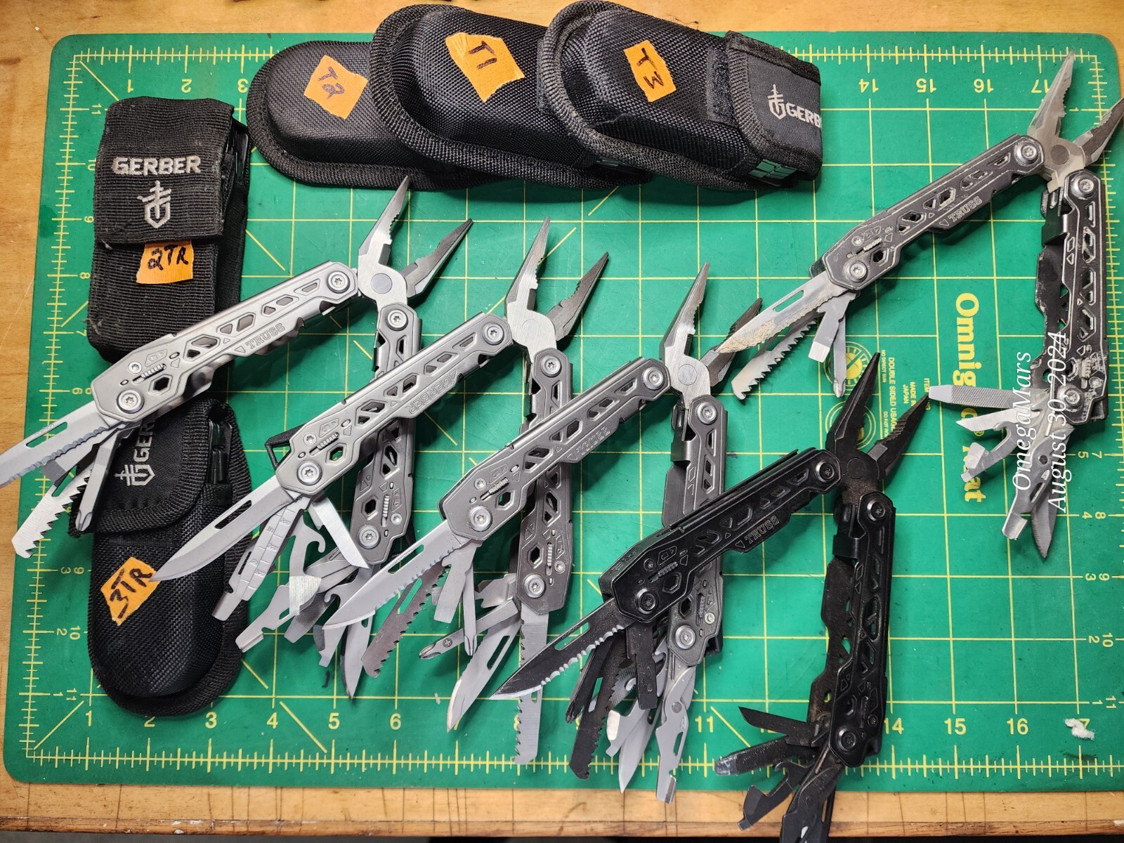 Gerber Truss 17-in-1 Multi Tool Random selection of x1(ONE) per order NO Sheath!