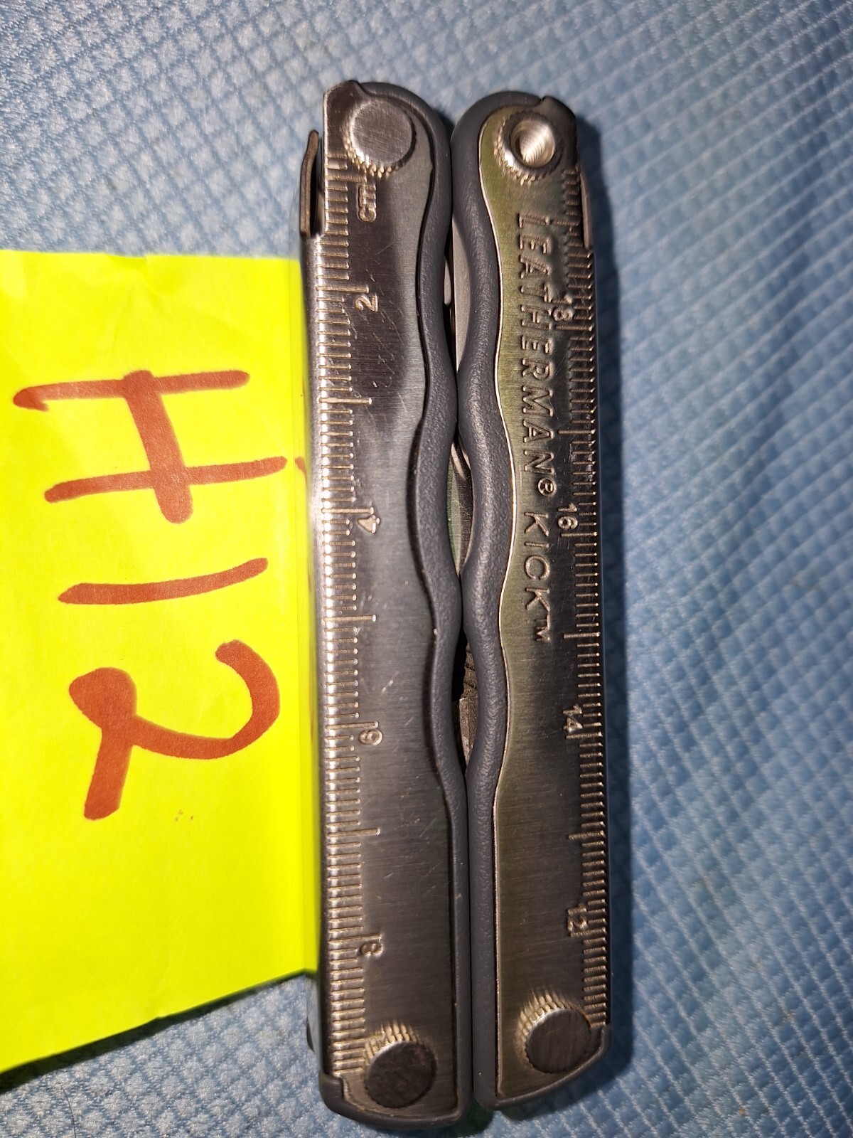 1 Leatherman Kick Multi Tool Fishing NEW OTHER Camping Excellent LOT H12