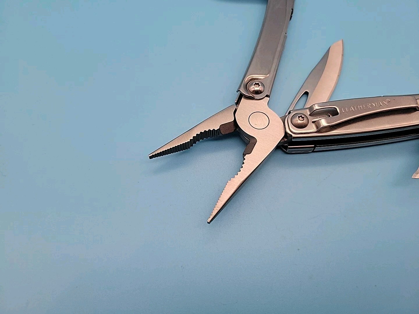 Leatherman Bolster Multi Tool – Spring Action Pliers, Knife, Screwdrivers, File