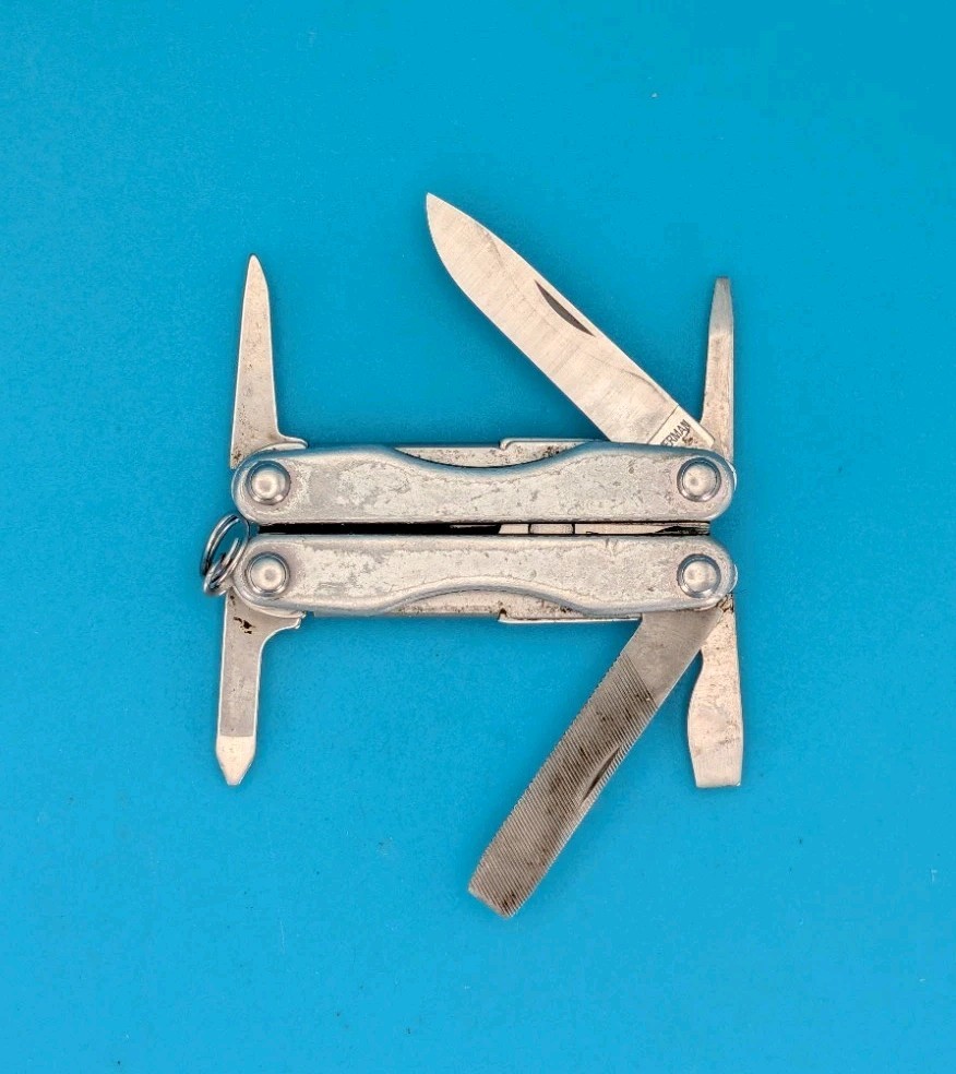 Leatherman Squirt P4 Multi-Tool, Key Ring, Retired, GRAY!