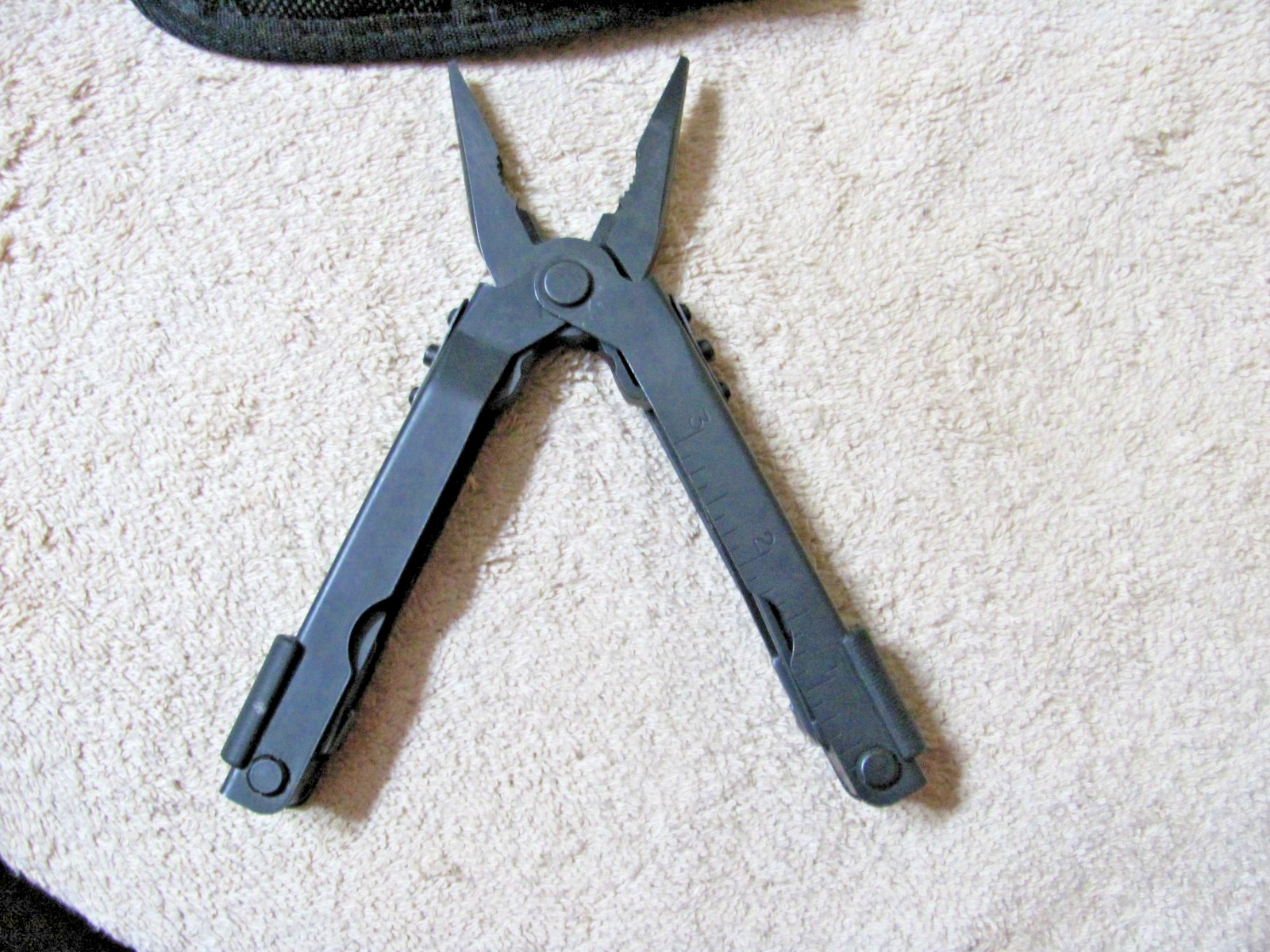 GERBER MULTI- PLIER POCKET TOOL, NEEDLE NOSE, TOOL LOCK, NEW, BLACK, 8 TOOLS, 1