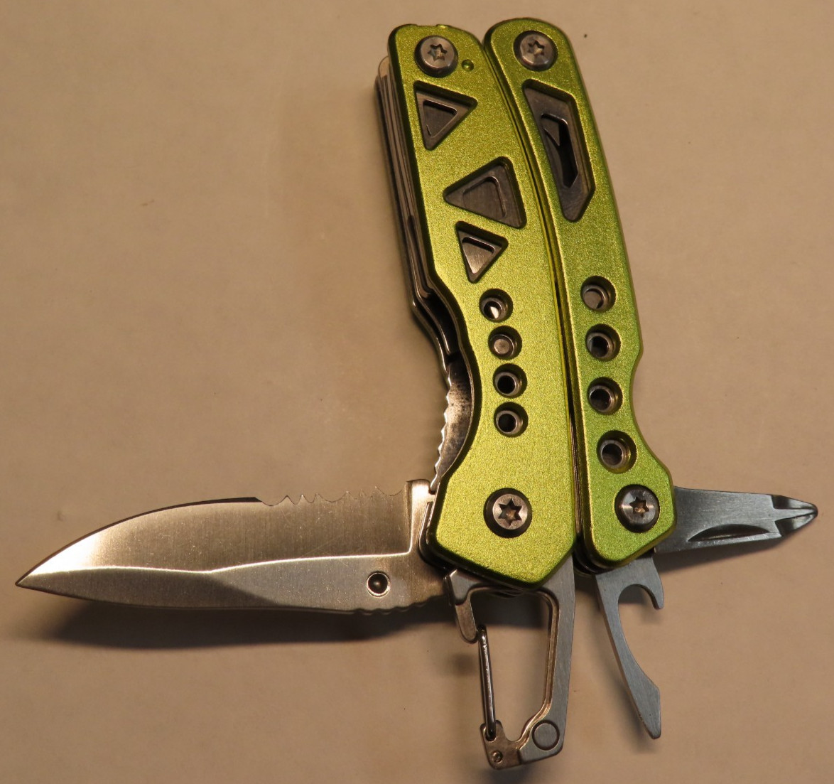GUIDESMAN MULTI TOOL WITH BLACK NYLON CASE