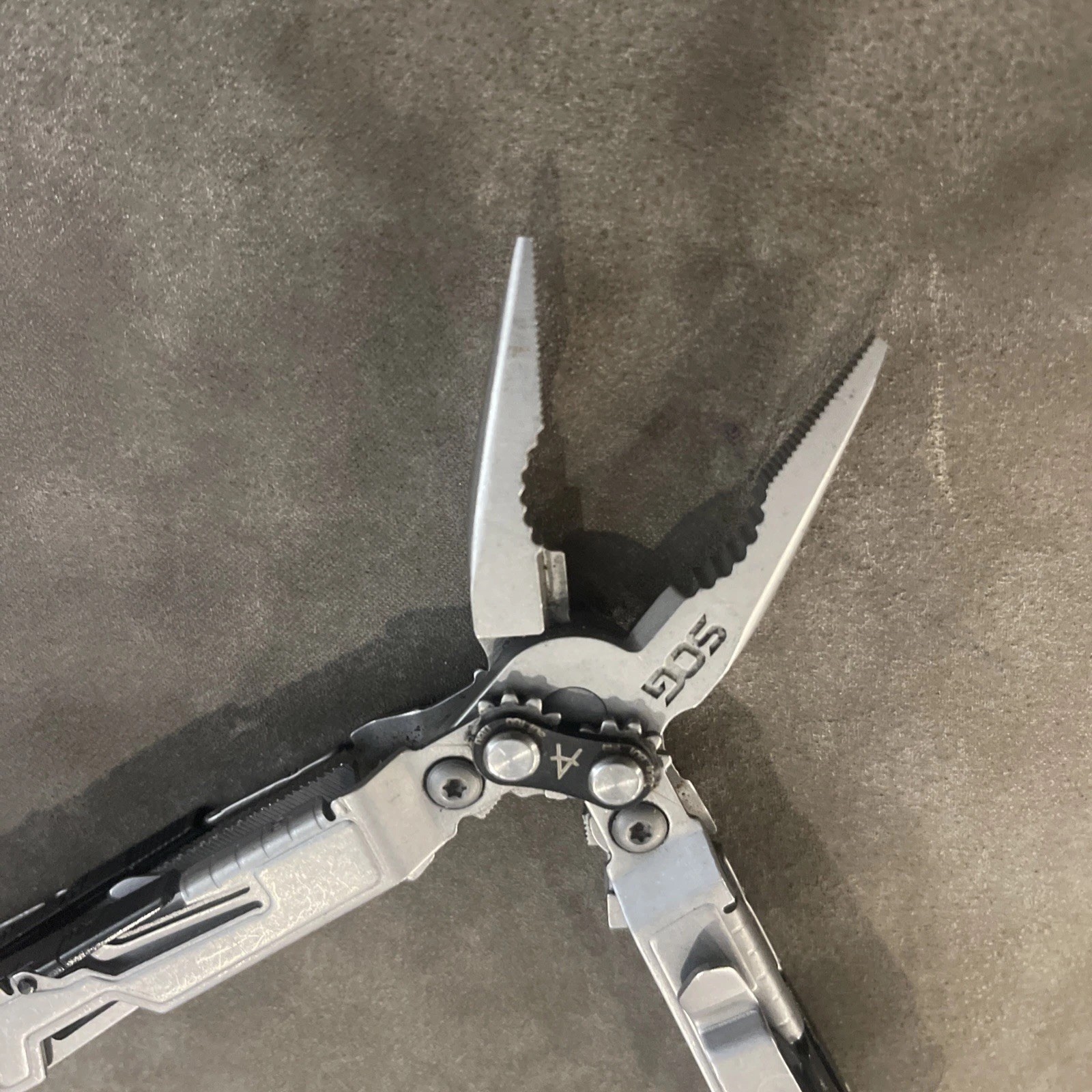 SOG PowerPint Tool Compact Lightweight Silver Multi-Tool!