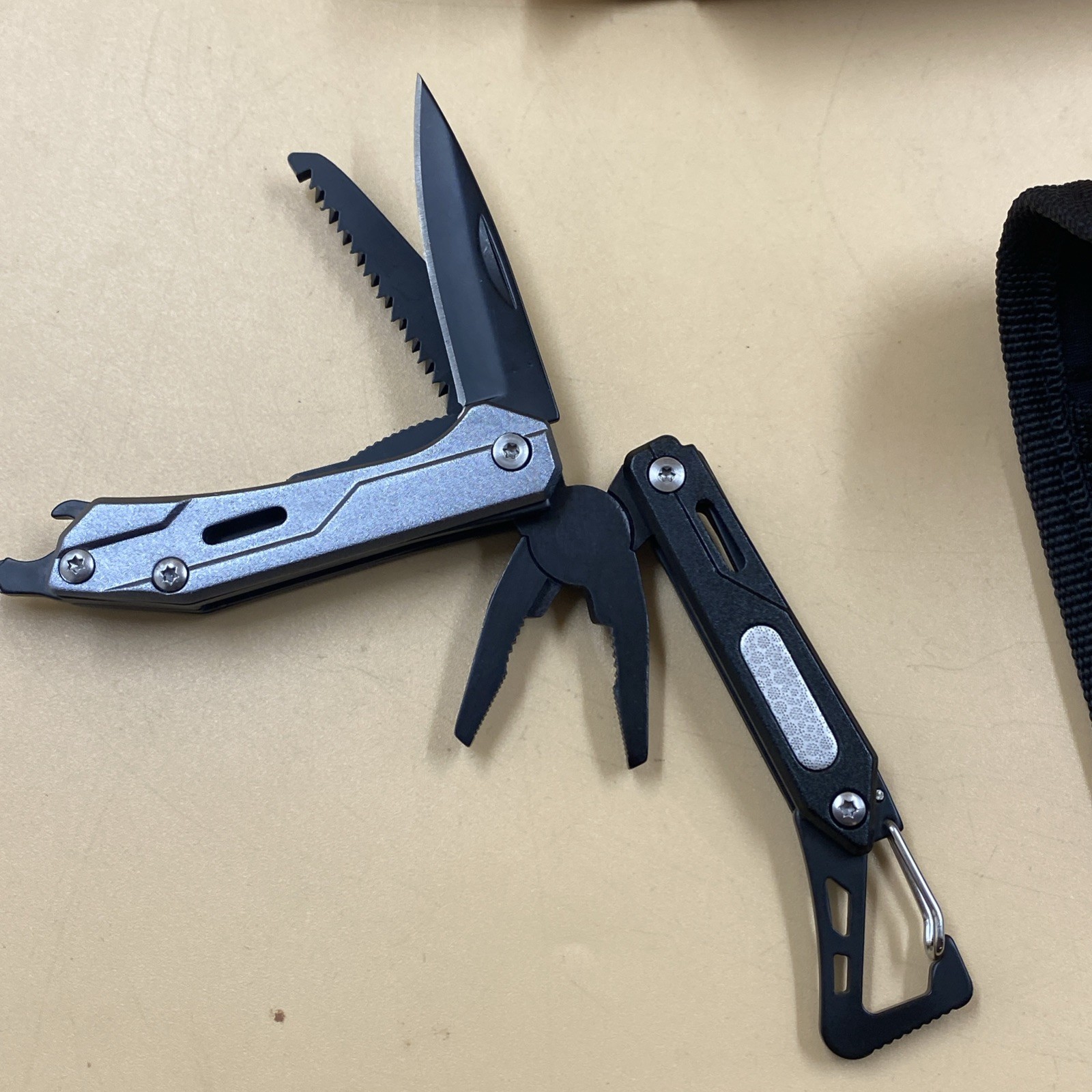 Mini Pocket Keychain Multi-Tool /for Travel Camping Daily Task / Knife /M6