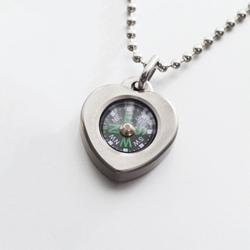 EDC 1 PC Mini Waterproof Compass Heart Shape Brass/ Titanium Compass Pendant