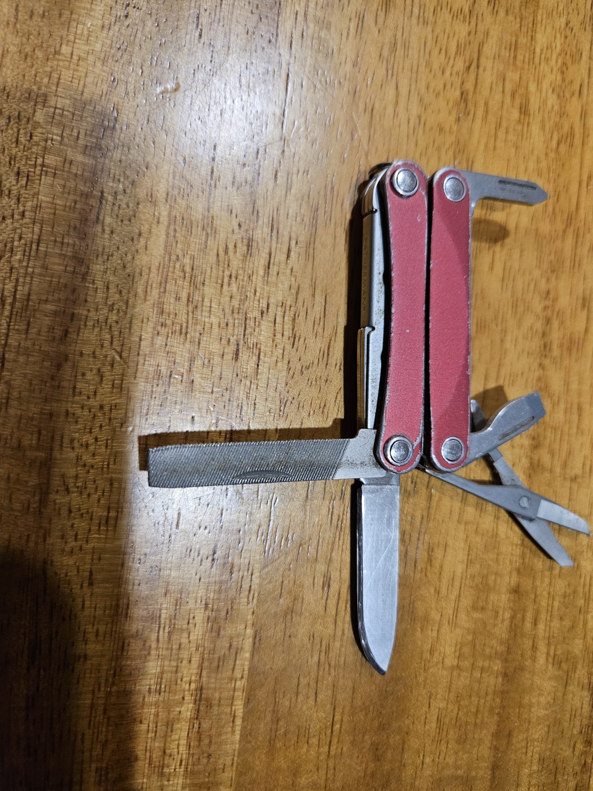 Leatherman Squirt PS4 Red Keychain Multi Tool Pliers Pocket Knife