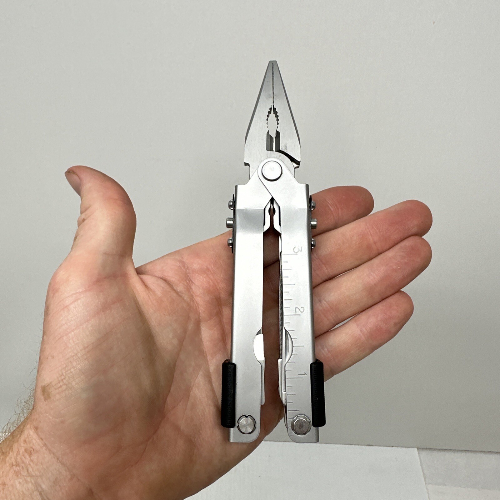 Gerber MP600 Multitool Multi-Plier w/ Sheath Silver Pliers Knife Drivers USA
