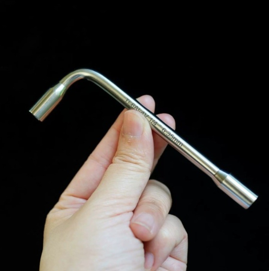 Mirror polishing – L-Shaped Wrench TC4 Titanium Alloy EDC Tool