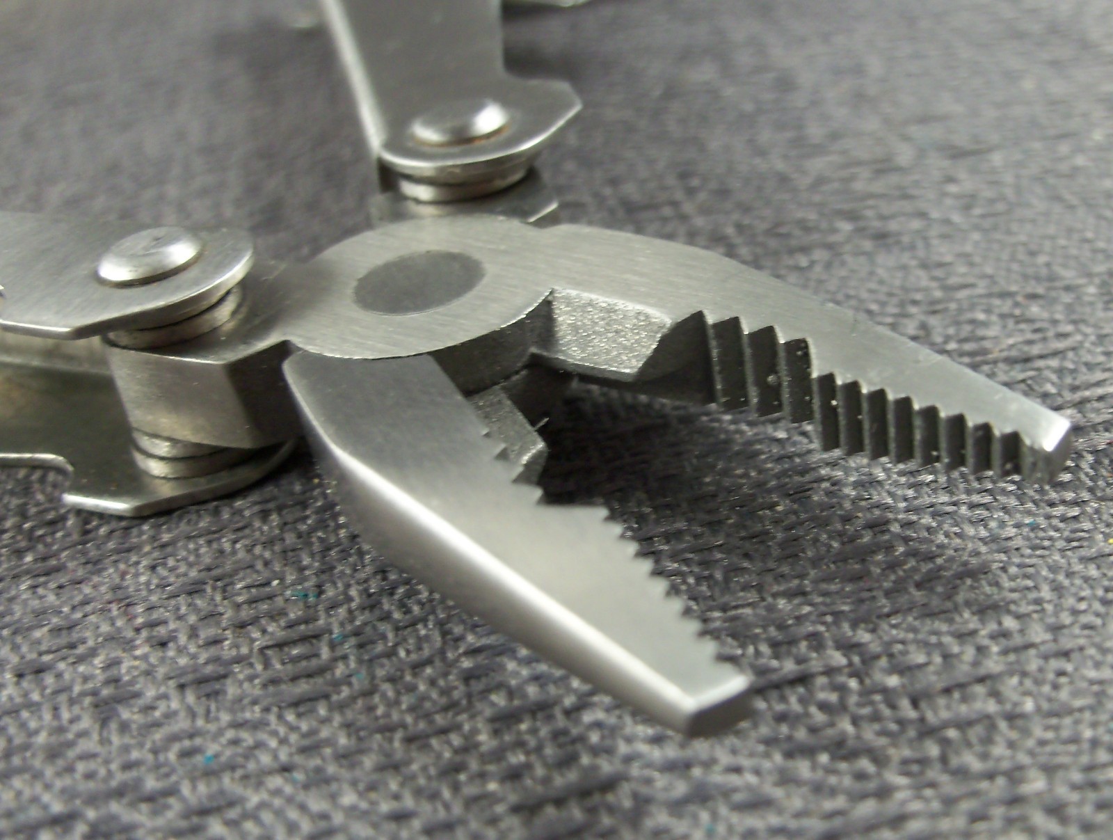 Winchester Multi-Tool ~ Pocket Knife Flying Falcon ~ Lot Of 2