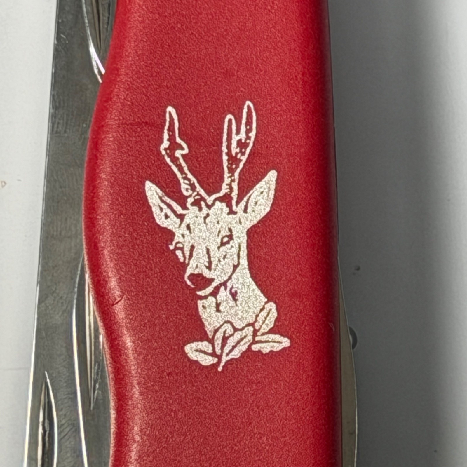 Victorinox Swiss Army Hunter 111mm Deer Hunting Graphic Locking Knife