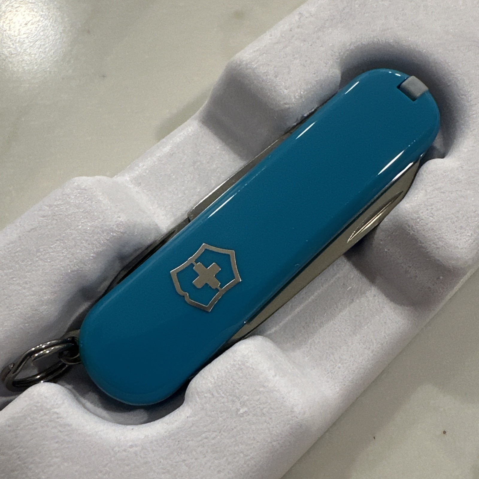 Victorinox Classic SD Traveler’s Factory Mountain Lake Knife – New
