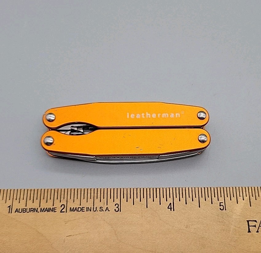 Leatherman JUICE S2 Multi-Tool dated 0407 – Orange – Knife, Pliers – Retired