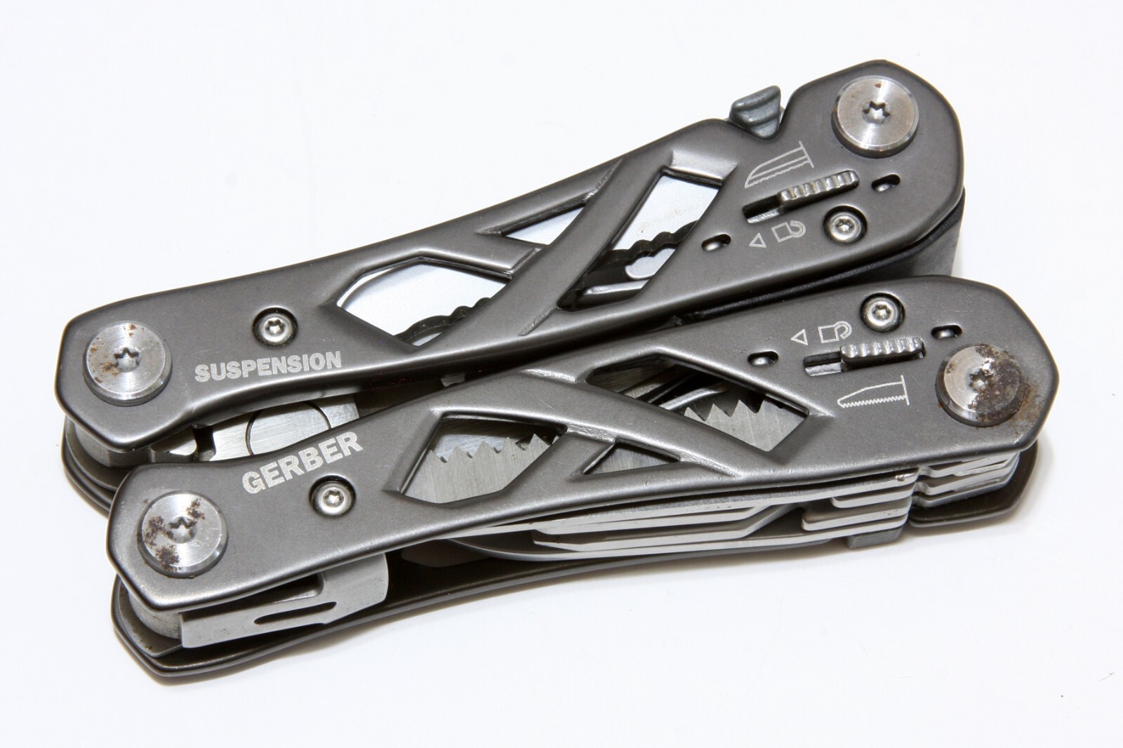 Gerber Suspension Multi-Tool Knife Needle Nose Pliers With Black Nylon Sheath