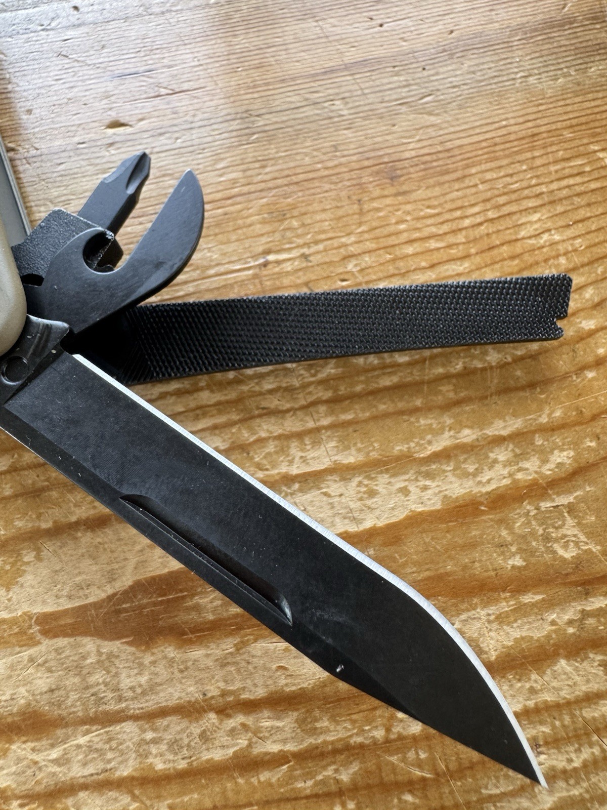 Leatherman Super Tool 300M Multitool Coyote Tan Black Oxide w/ Brush Adapter