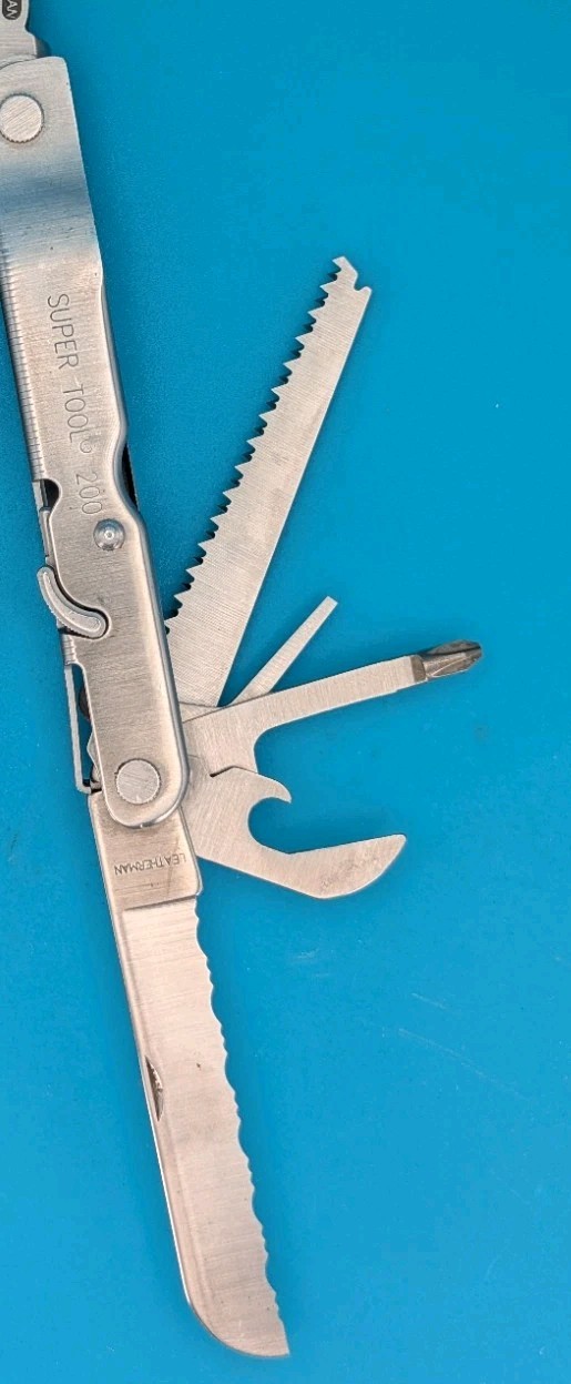 Vintage LEATHERMAN Super TOOL 200 Multi Tool! 04/03 Date Stamp!