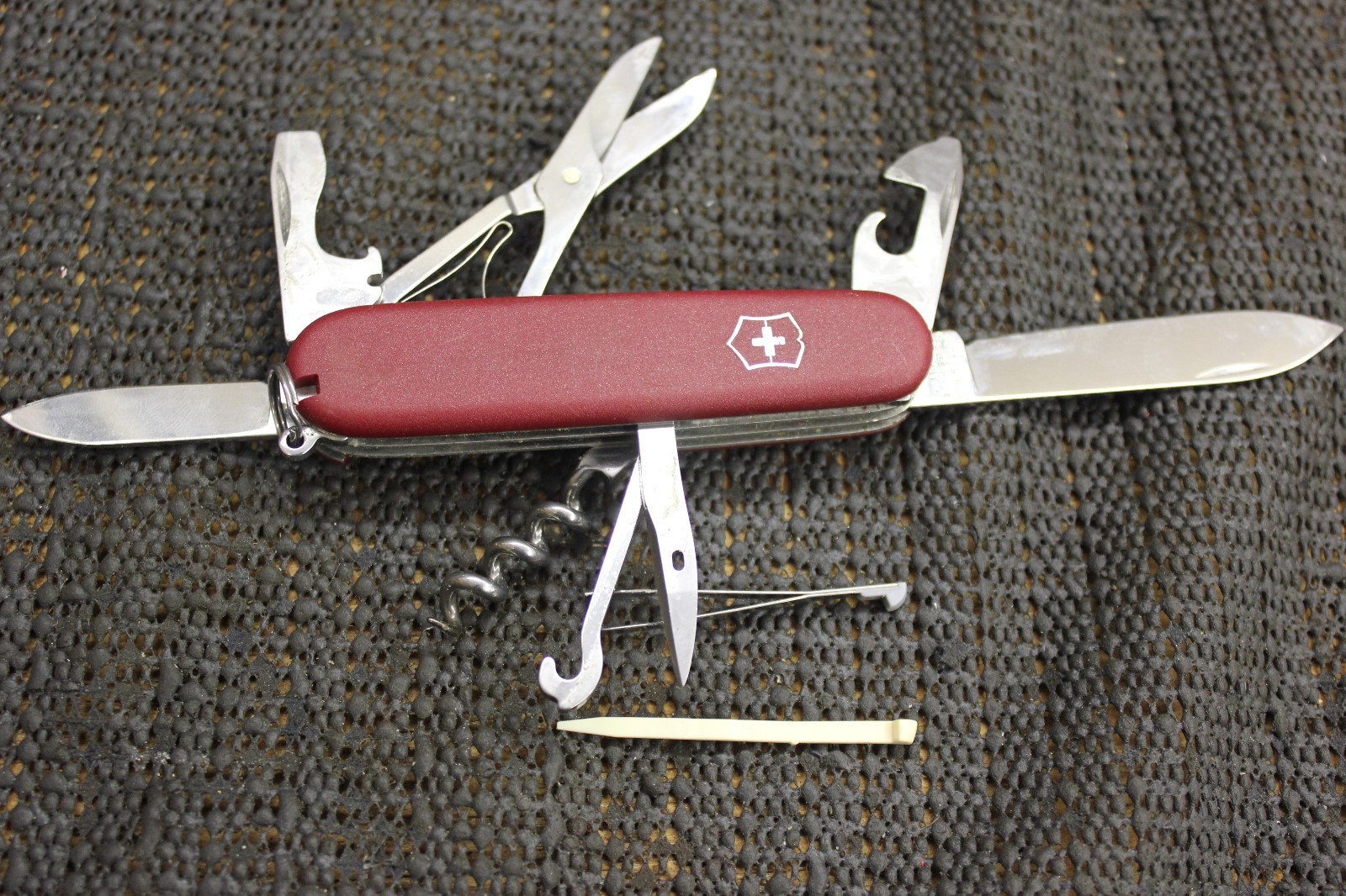 Victorinox Stainless Swiss Army Knife -officier suisse 10 function RED #770