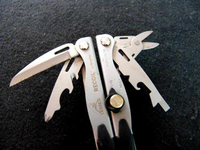 GERBER-RECOIL-AUTO PLIERS-RETIRED COLLECTIBLE-GERBER CASE-COLLECTORS EXCELLENT
